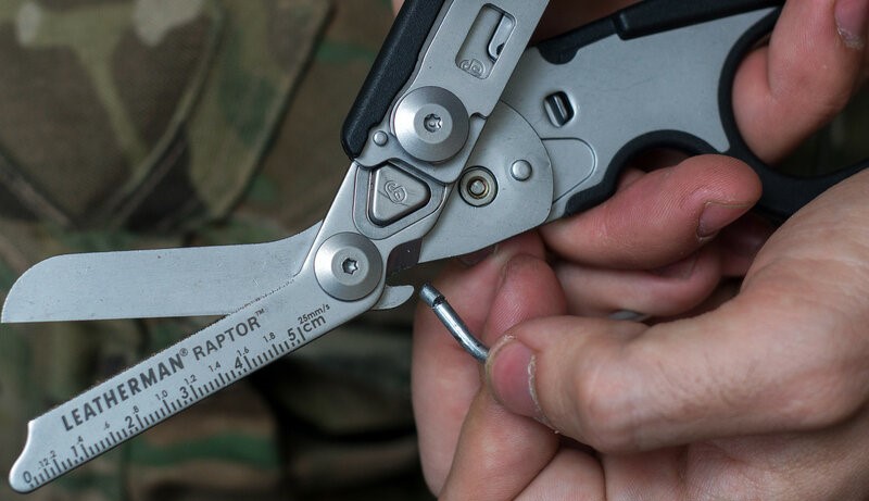 Обзор медицинских ножниц Leatherman Raptor